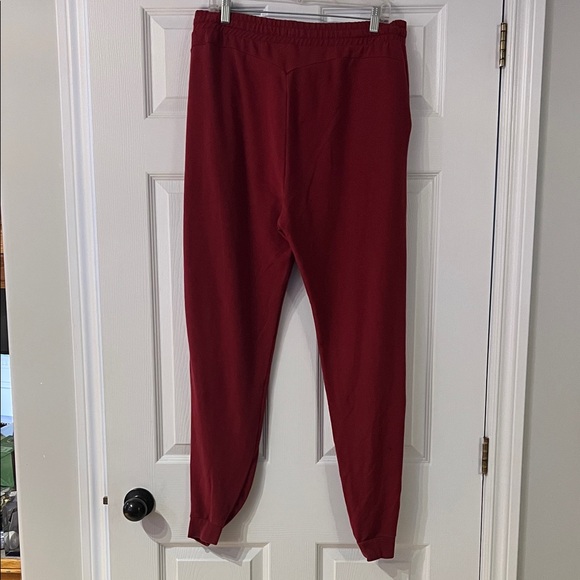 Gymshark Red jogging Pants - Picture 4 of 4